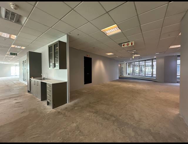 834M² OFFICE TO LET IN SANDTON CENTRAL